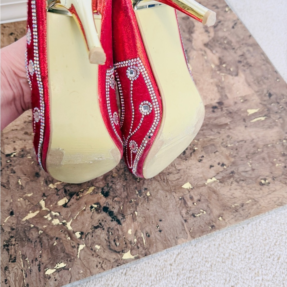 Siren Red Gem Embellished Floral Pattern Gold Wedding Ready Dancing Heels ๐ - Picture 7 of 8